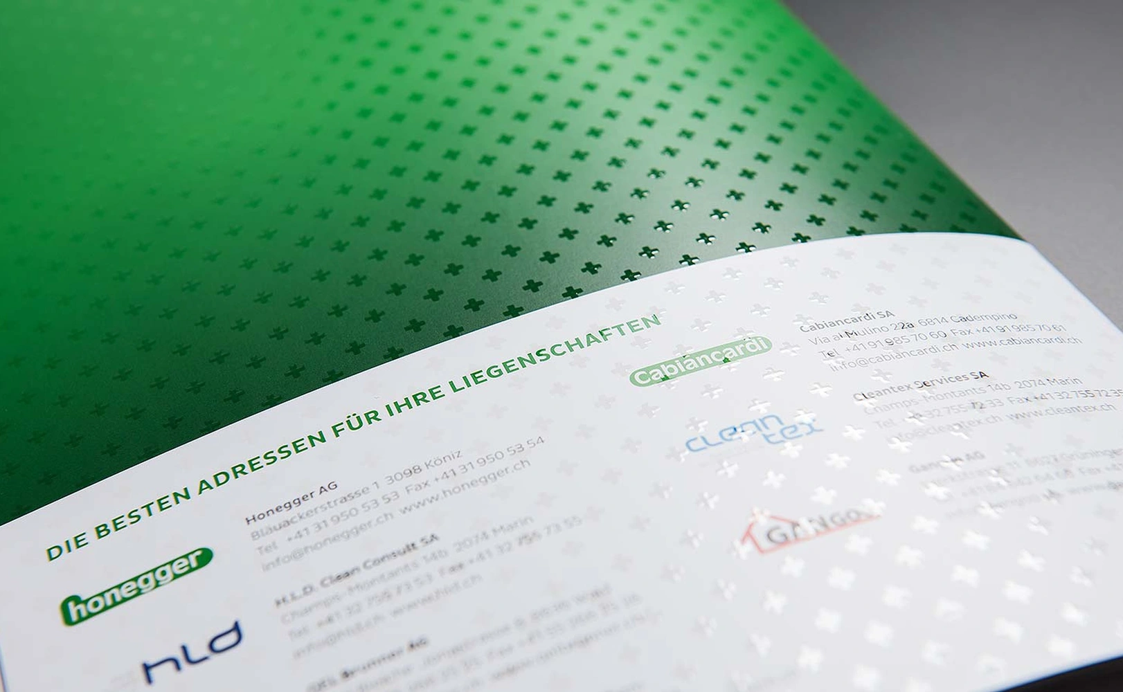 e621 - e621-werbeagentur-bern-honegger-ag-wir-sind-schweiz-kampagne2014-drucksachen_5.jpg__2000x1133_q95_crop-1_subsampling-2_upscale-1.jpg