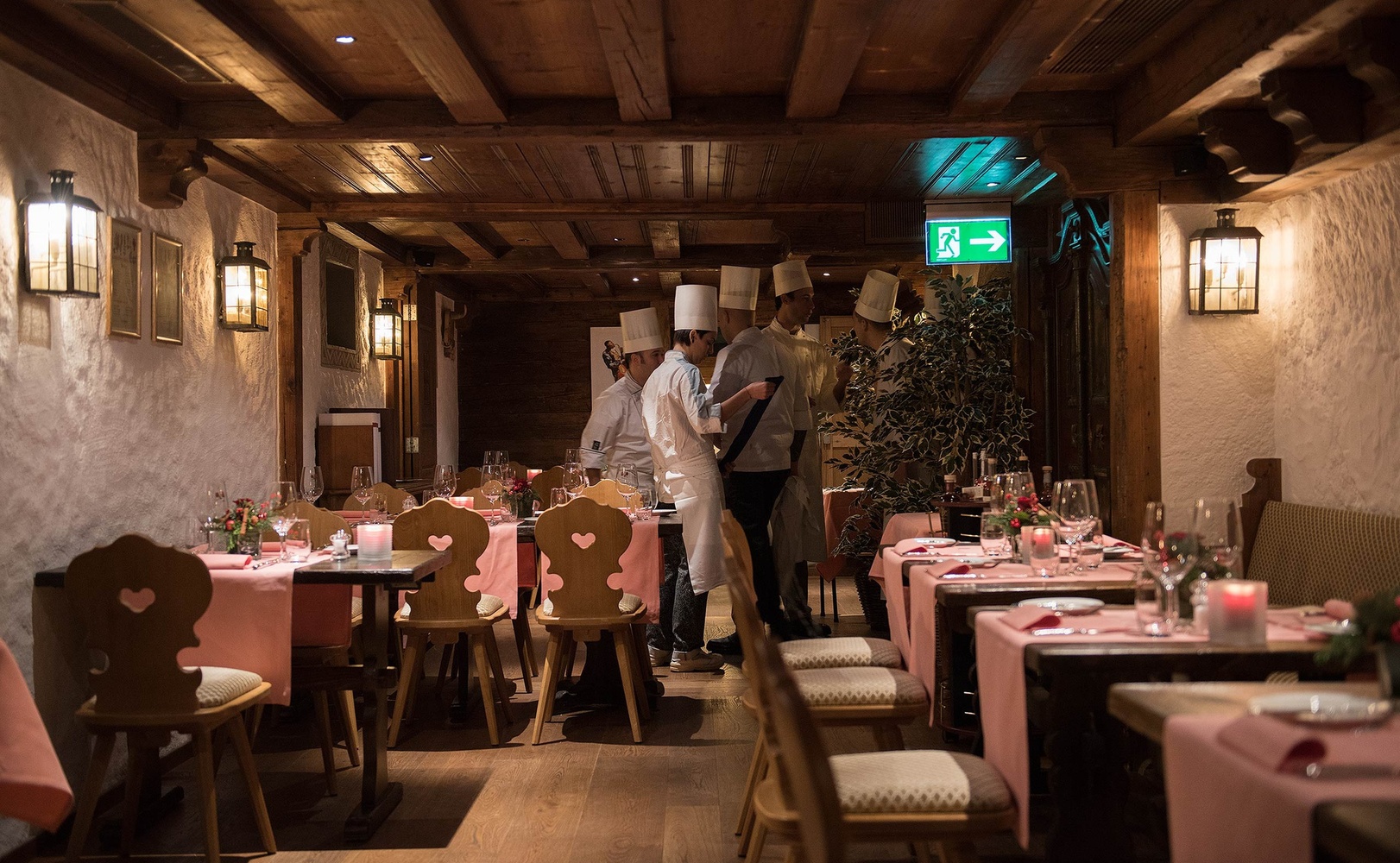 e621 - hotel-oldengstaad_32_Uj86lOW.jpg__2000x4000_q95_subsampling-2[1][4][1].jpg