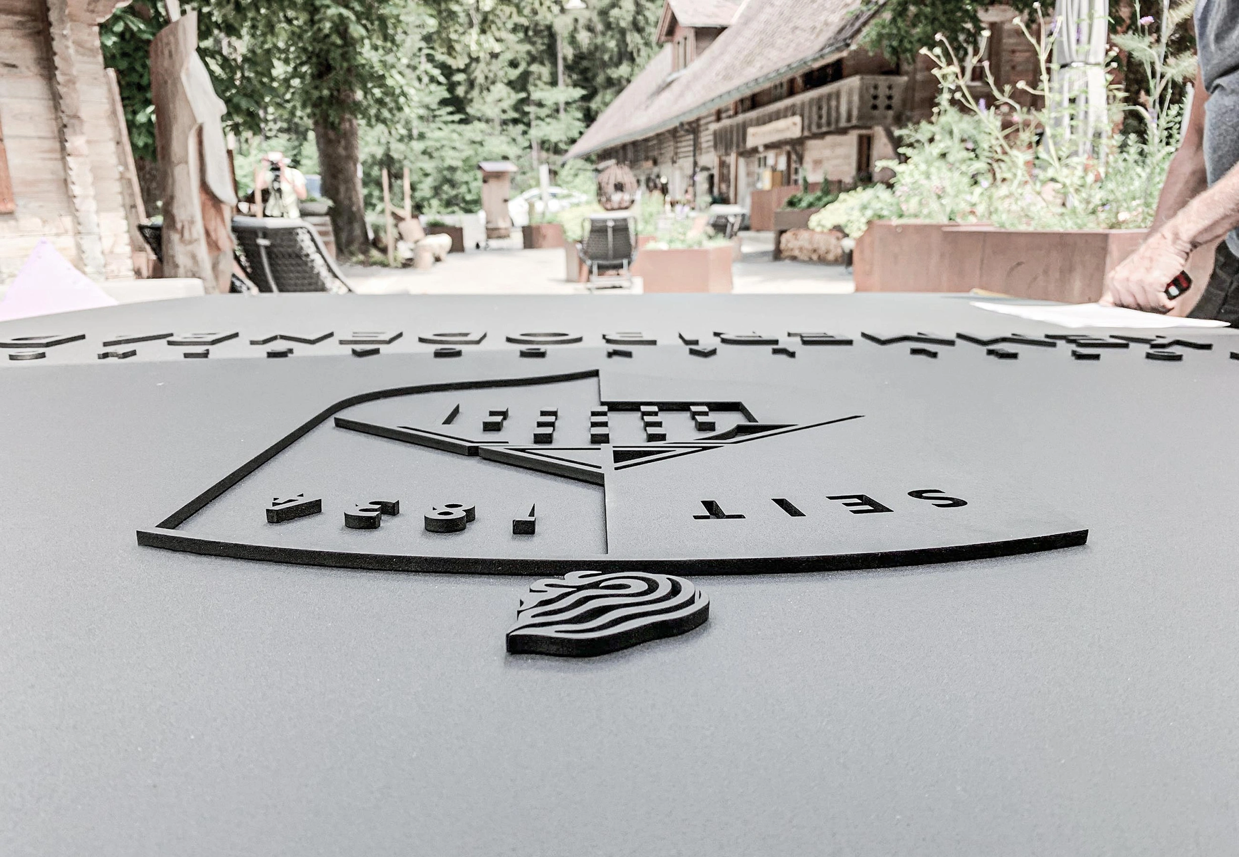 bild - e621 Kemmeriboden Bad – Rebranding & Signaletik by E621