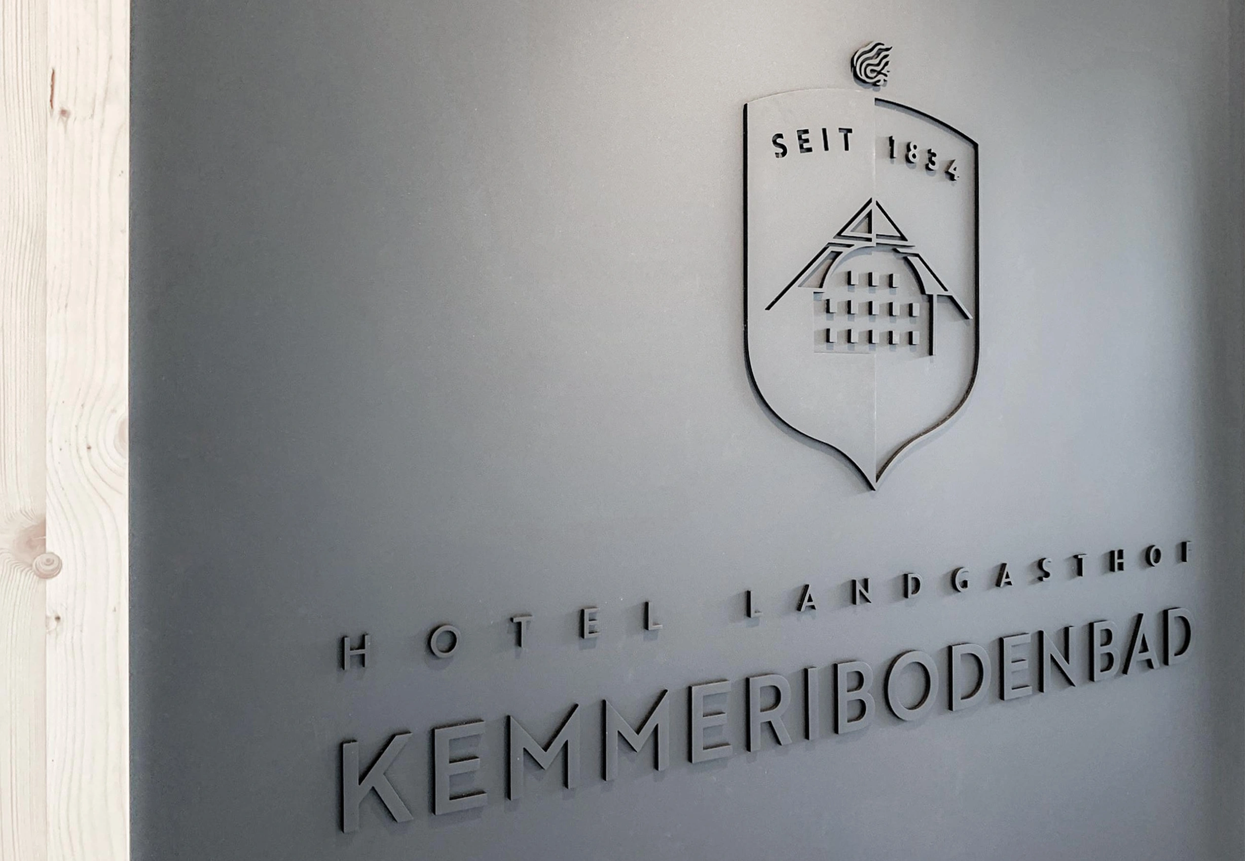 bild - e621 Kemmeriboden Bad – Rebranding & Signaletik by E621