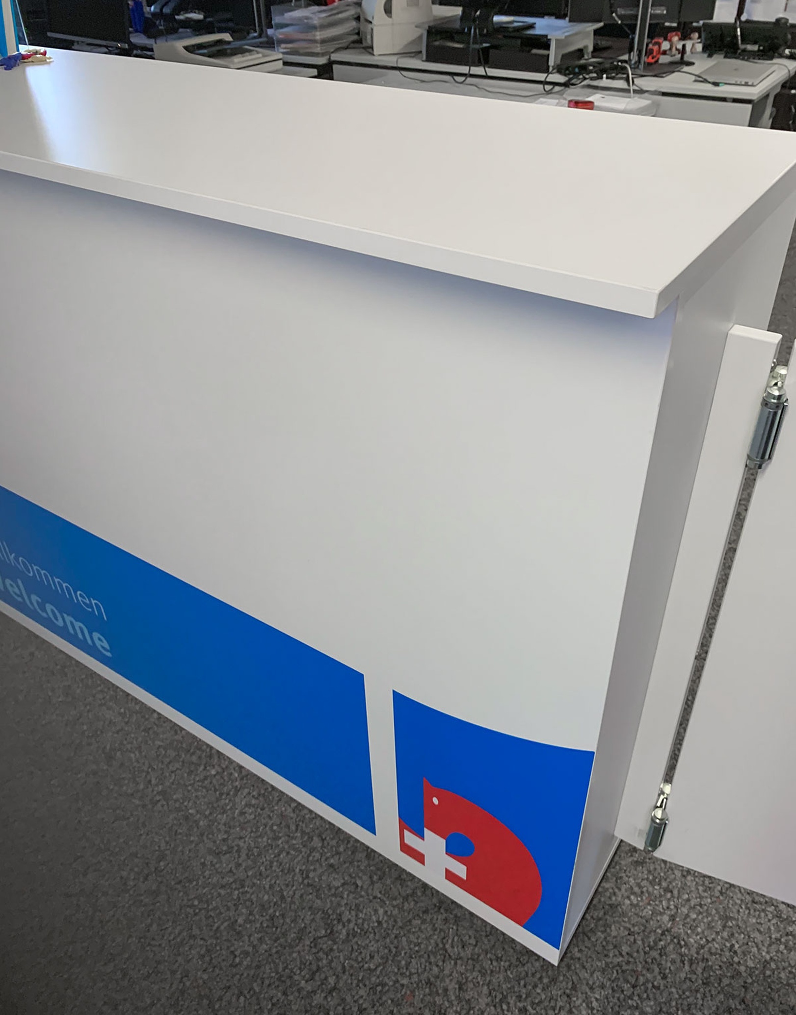 e621 - IMG_3153Swiss Equestrian_e621Werbeagentur_in_Bern_Realisiert_den_Umbau_der_Receoption_des_Schweizerischen_Pferdesporverbandes.jpg